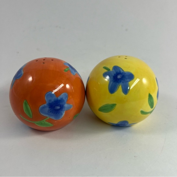 Avon Gift Collection Luau Flowers Floral Salt & Pepper Set - Picture 7 of 7